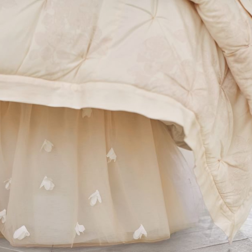 Monique Lhuillier Ethereal Lace Quilt and Blush Ethereal Tulle Bed Skirt Set - Picture 5 of 5